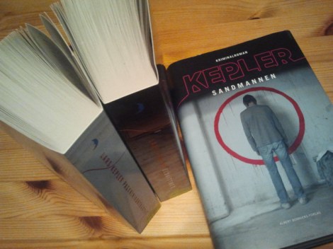 Nu finns det lektyr för några veckor framöver.