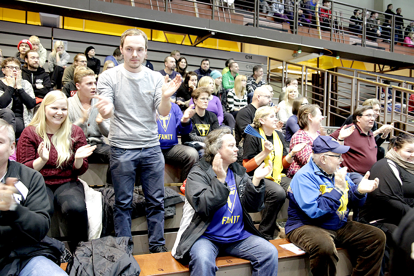 Vi hejade friskt och gick till ledningen med tre mål inom tio minuter.