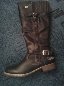 Hade velat ha lite läckrare stövlar med snörning framtill med hoppas de här håller hela våren.