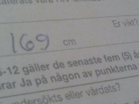Till höger om längden ombeds jag fylla i min vikt...