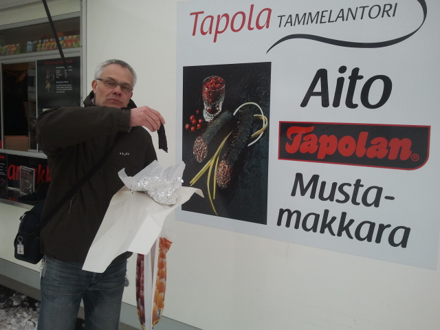 Besöker man Tammerfors måste åtminstone en av resenärerna äta svartkorv :-)