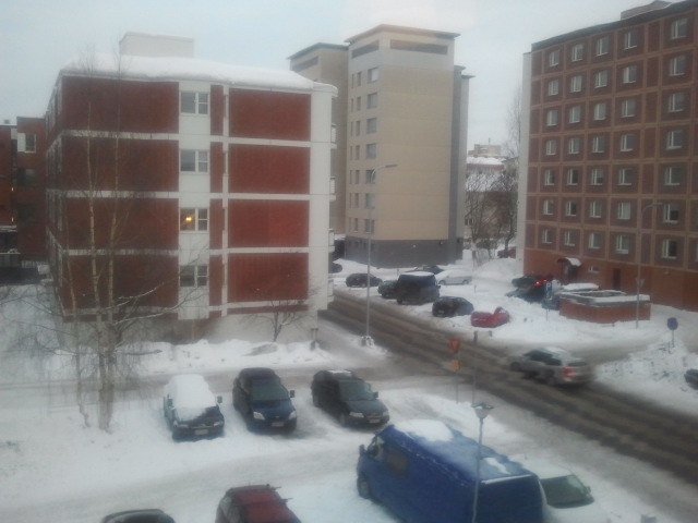 Utsikten från hotellfönstret mot Kullervonkatu.