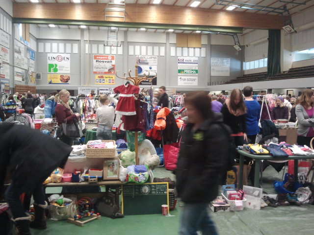 Att återanvända är populärt och pop är också Almornas evenemang.