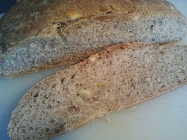 Saftigt och saltigt med nötter och oliver.