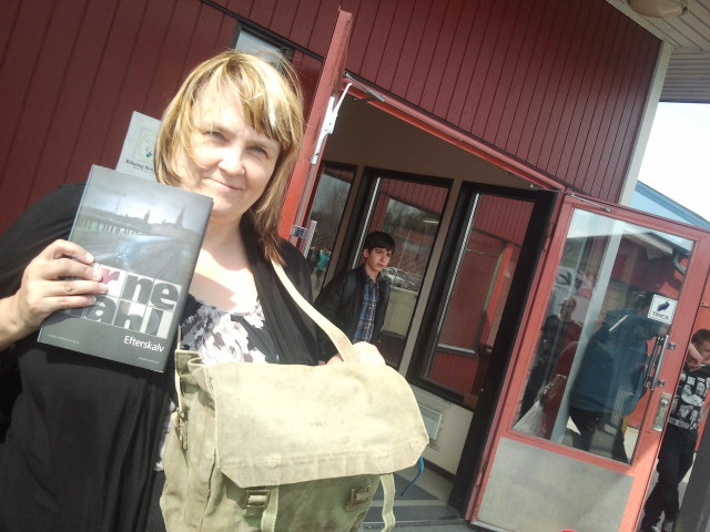 Arne Dahls "Efterskalv" ser jag fram emot att läsa på semestern. Och titta vilket annat fynd jag gjorde! En arméväska som varit med i första världskriget i England. Me like!