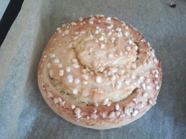 En liten nygräddad bulle.