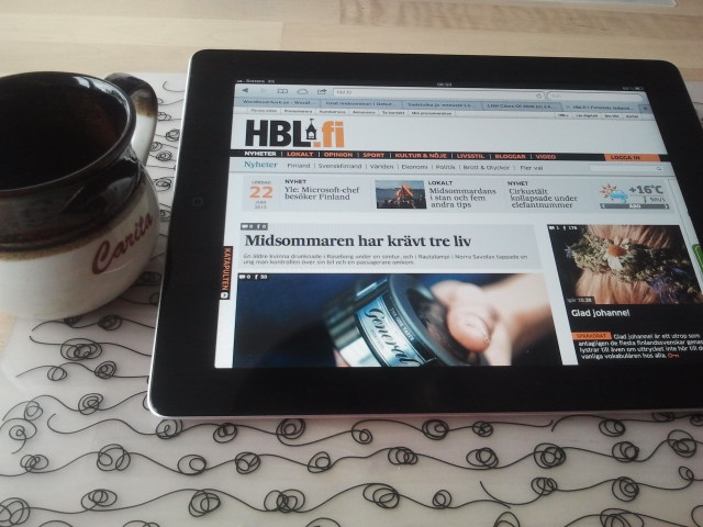 Det är helt ok att läsa nyheter på en ipad men inte är det samma sak som att få bläddra i en papperstidning.