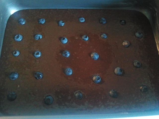 Så här såg kaksmeten och bären ut då de gick in i ugnen.