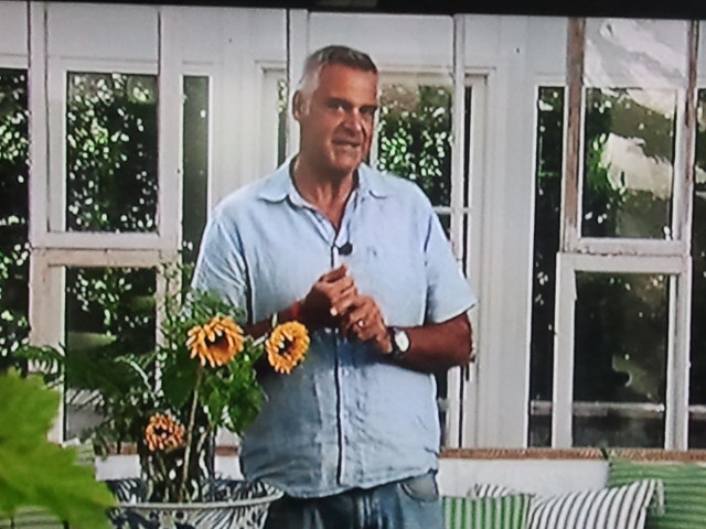 Kandidat nummer 1. Ernst som fixar allt.