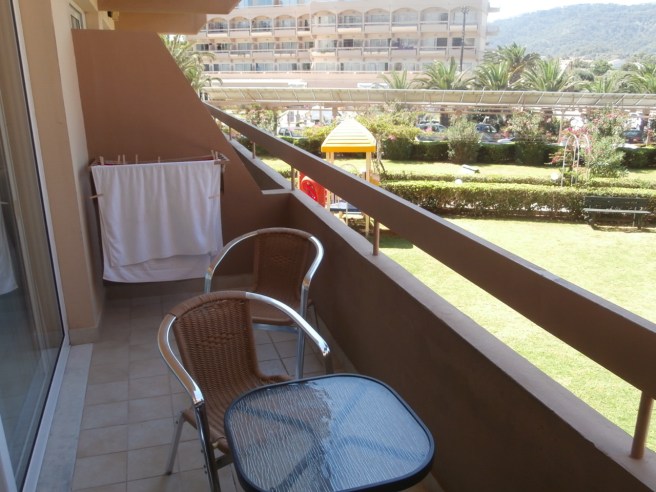 Balkongen på hotellet var rymlig, här åt vi frukost alla dagar.