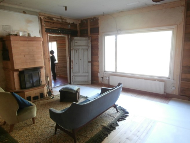 Här höll Beniamino en gång en "under renovering"-konsert. Det stora fönstret ska bytas ut mot ett av äldre modell.