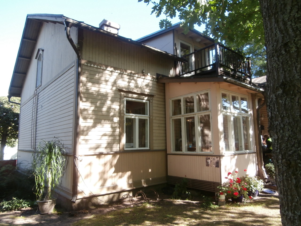 Villa Degerby sett från gården. Lovisas före detta stadsarkitekt Aulis Tynkkynens andra hem.