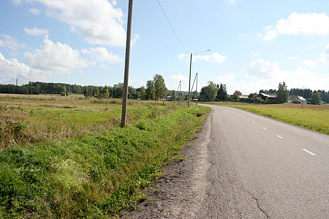Det fina sensommarvädret fortsätter. Tror jag ska börja ta kameran med på promenaderna härefter. Det finns många platser i Lovisa som mina bloggvänner aldrig fått se.