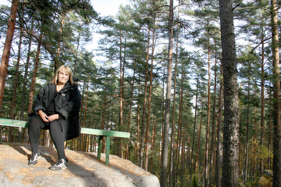 Utsikten ned mot gamla kyrkogården är fin. Hur jag tog mig ned från stenen är sedan en annan historia som ni inte får se bilder på :-)