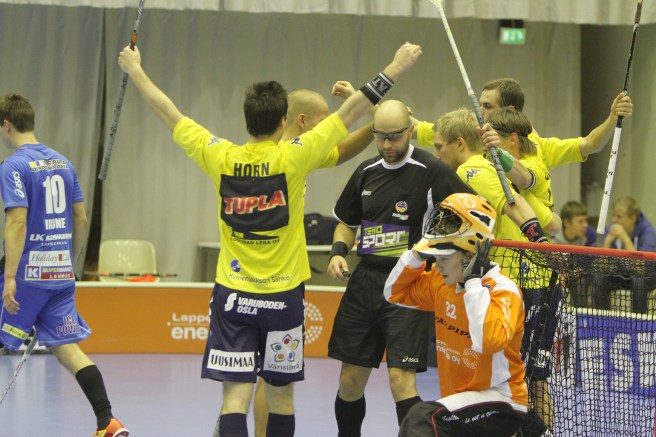 Tor har hämtat sig från 8-4 underläge och gått upp till 8-8 innan slutsignalen. Men i förlängningen gjorde NST mål och vann således 9-8. Känns surt att inte få med sig en poäng ens för det oavgjorda resultatet i fulltid... :-(