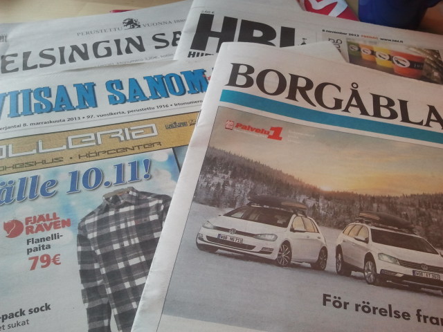 Jag läser nyheter på webben, äger och använder en surfplatta. Men jag älskar också papperstidningen och hoppas den finns kvar många, många år till.