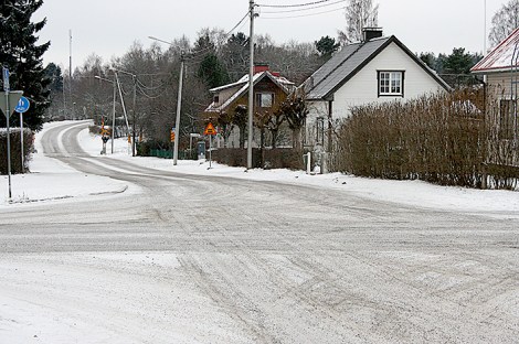 På väg från Södra åsen längs Antbyvägen mot Järnvägsgatan med ishallen som mål.