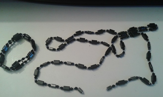 Lottar ut de här smyckena bland alla som lämnar en kommentar.