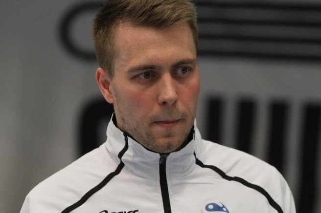 En av domarna i matchen Tor-NST.