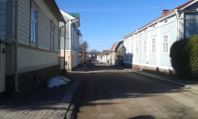 Många fina gamla hus kantar Trädgårdsgatan.