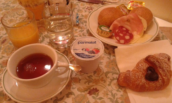 Grönsaker saknades men det fanns gott om allt annat, både salt och sött.