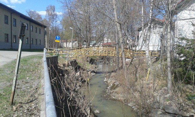 En fin bro över Lovisaån. Tror att den är ny, men är inte helt säker.