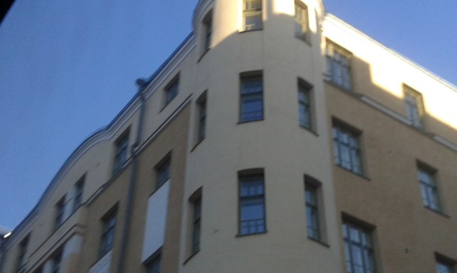 Den här bilden blev tyvärr lite suddig, men av de fyra fasader jag visar är det här min favorit.