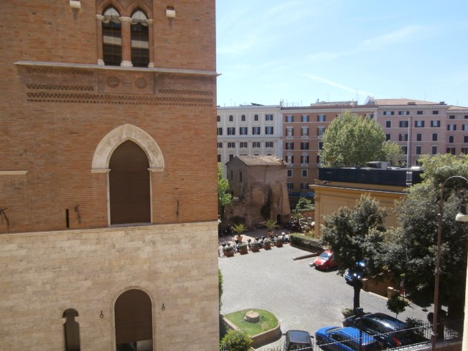 Utsikten från vårt hotellfönster.