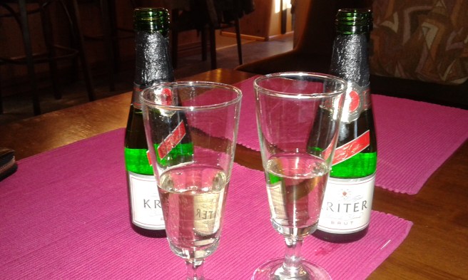 Restaurangens två sista flaskor mousserat vin.