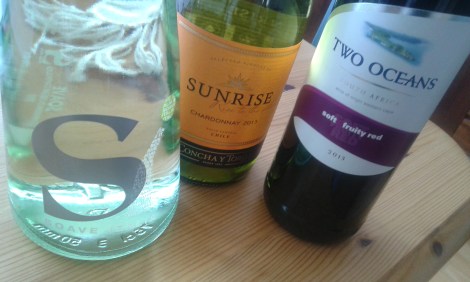 Vinflaskor av Hanna, Merja och Kitte.