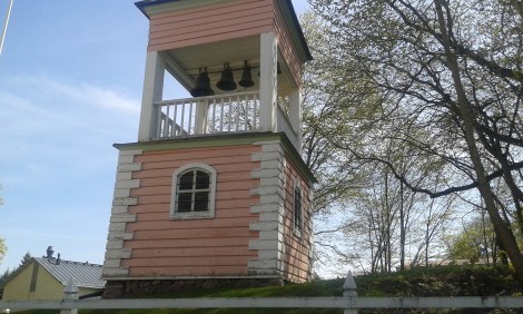 Klockstapeln som hör till den ortodoxa kyrkan vid Östra Tullgatan 17.