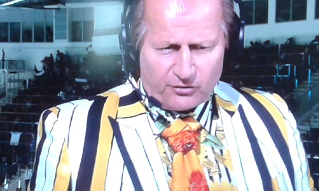 Juhani Tamminen i finska studion under hockey-VM.