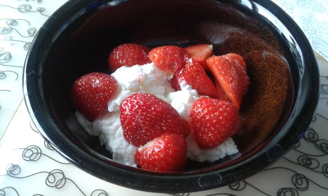 Jordgubbar är goda, men naturell kvarg...?