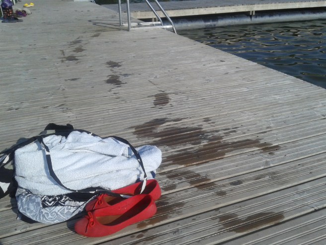 Fanns ingen som kunde plåta mig då jag simmade så den här bilden får visa att jag kommit upp från doppet.