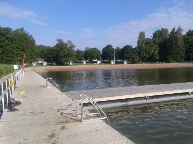Och en vacker sandstrand, som var tom ännu tidigt i morse men som säkert fylls under dagen. Väderleksprognoserna lovar superfint väder för en vecka framöver.