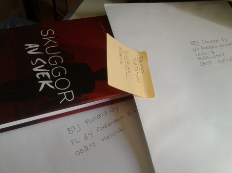 Fick en beställning av BTJ-Finland och sköter allt från fakturering till packande och postande själv.