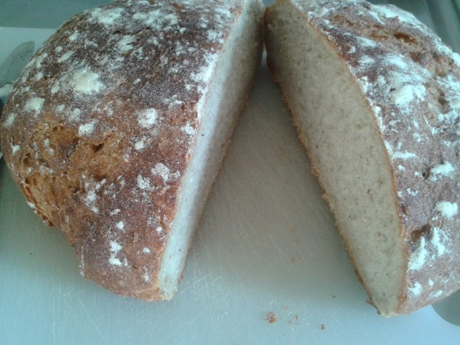 Man måste inte börja skära ett bröd från någon av de så kallade ändorna.