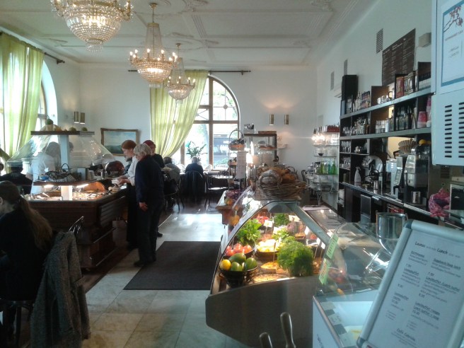 Och i den mysiga lunchcafeterian ser det ut så här!