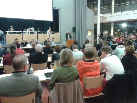 Ett av otaliga anföranden pågår.