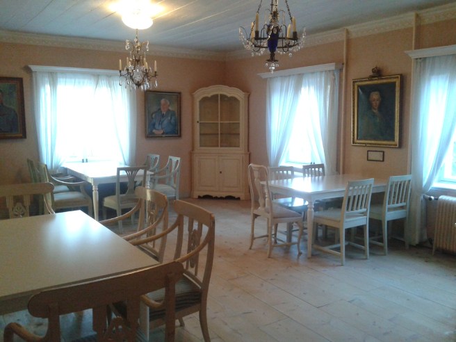 Det finns rum i olika stilar i Degerby Gille. Både stora och små och alla med separata namn.