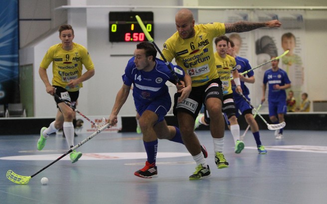 Dan Forsström, Deina Imjack och Peik Salminen är Torspelarna i gult från vänster till höger. Foto: Benny Liljendahl