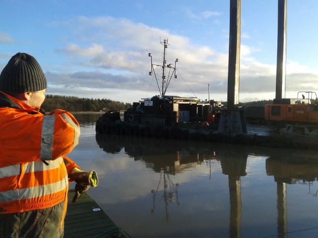 Inget skitjobb för mig men ganska smutsigt för männen som sköter muddringen.