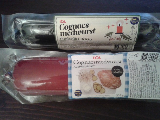 Och hemma får jag en bra bit in på nästa år njuta av de här korvarna som mig veterligen inte finns att köpa i Finland. Tack för dem Ingemaj!