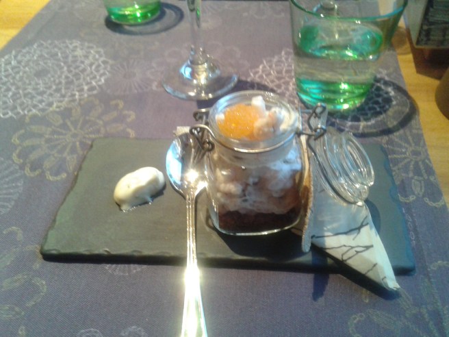 Skagenröra i en liten söt burk.