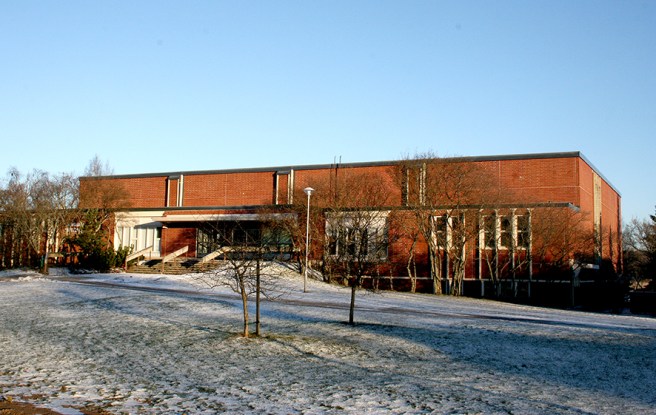 Här skriver abiturienterna sina studentskrivningar  sedan början av 1980-talet.