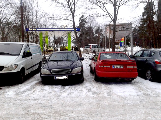 Här har vi parkerat på en mycket anonym P-plats 12 mil från Lovisa.