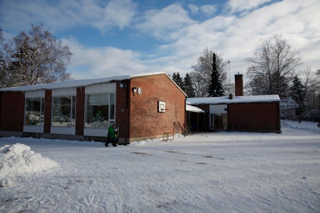 En fin liten byskola i Kapellby, Lappträsk.