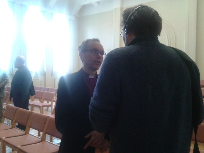 Radio Vega Östnyland intervjuar.