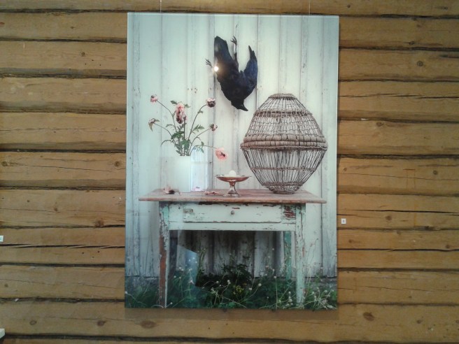 Fulhet och skönhet, smuts och renhet, skriver kulturredaktören i Östnyland. Jag gillar bordet.