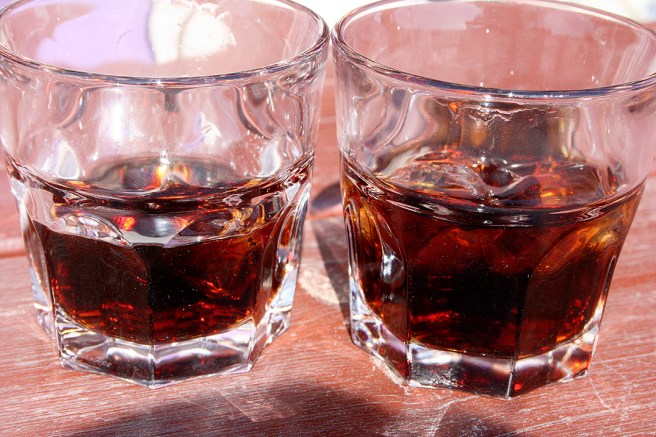 Mustarysse heter den här drinken på finska.